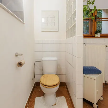 아파트 Charming Vintage With A Private Patio 브라티슬라바