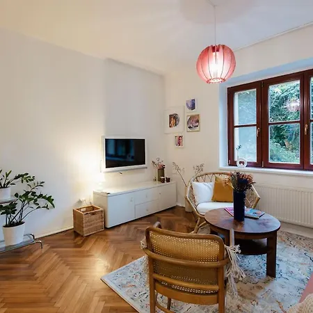 아파트 Charming Vintage With A Private Patio